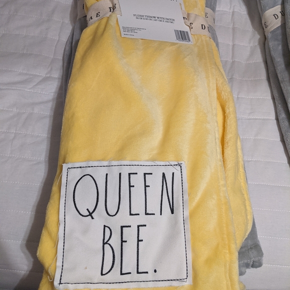 Rae dunn throw - Picture 3 of 3